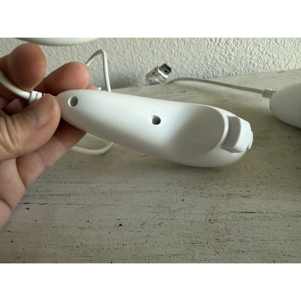 Official Authentic Nintendo‎ Brand Wii Nunchuck WHITE Original